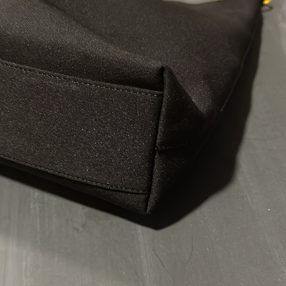 Authentic Salvatore Ferragamo Vera black chain shoulder purse - Picture 2 of 8